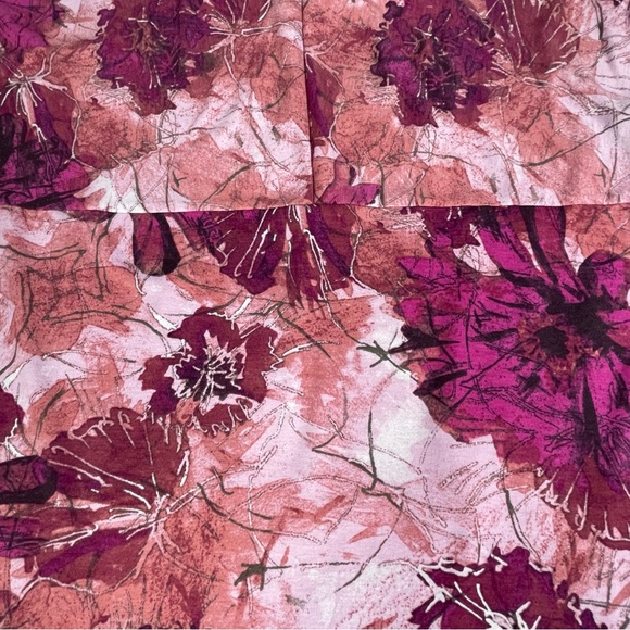 LuLaRoe size medium shades of pink floral hoodie with a kangaroo pocket EUC - Picture 5 of 9